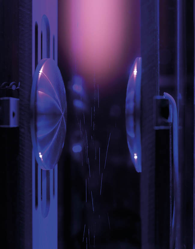 vacuum particle charging, a setup by Boy van Minderhout, group Elementary Processes in Gas Discharges of prof. Gerrit Kroesen, Applied Physics, TU Eindhoven